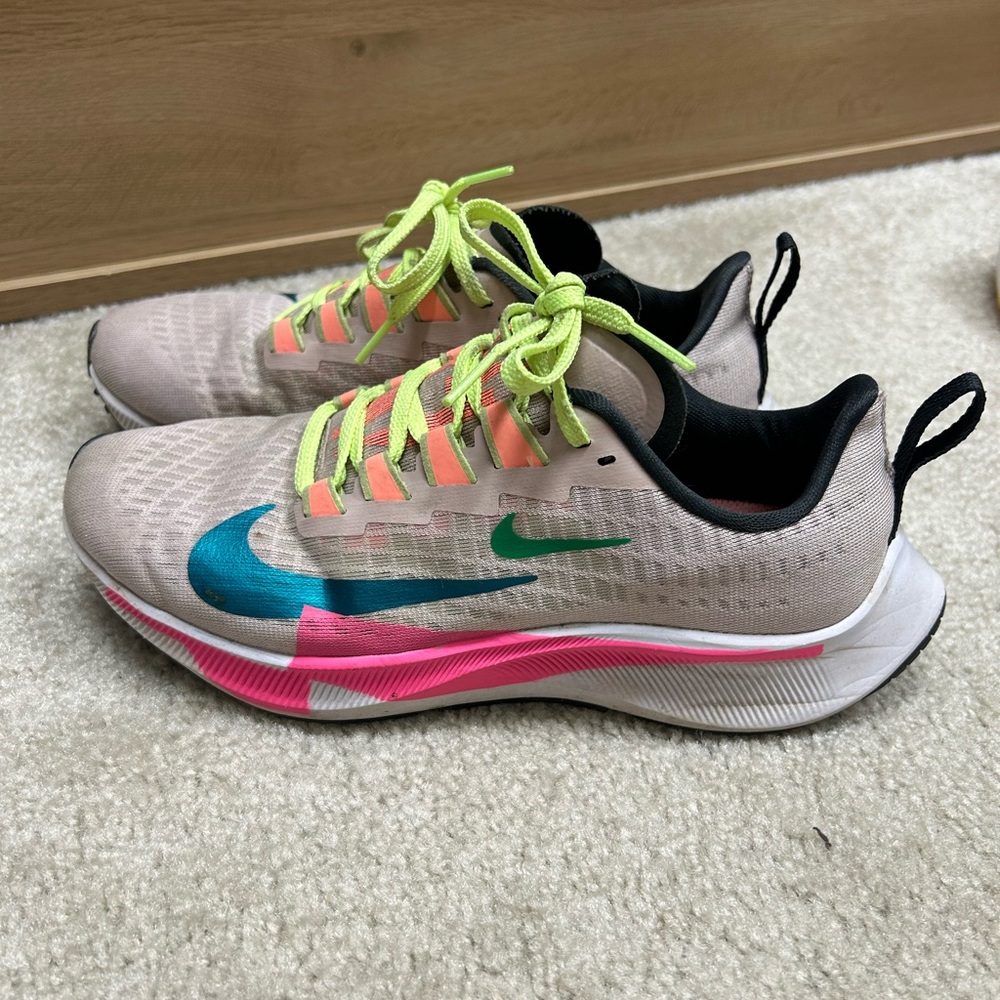 Nike Pegasus Neon